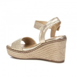 Cuñas Mujer XTI 143828 Oro
