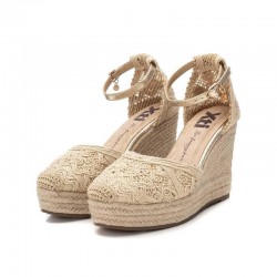 Cuñas Mujer XTI 143973 Oro