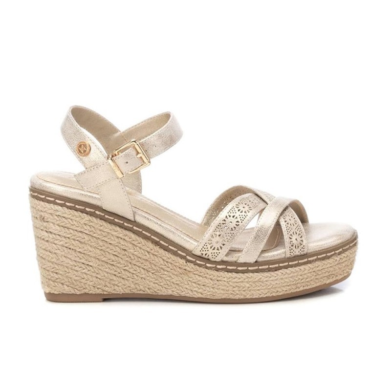 Cuñas Mujer XTI 144117 Oro